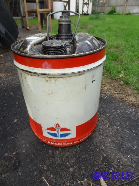 lot 43 image: Vintage gas can....