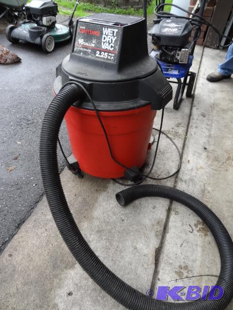 lot 48 image: Craftsman 16 gal wet dry vac. Works...