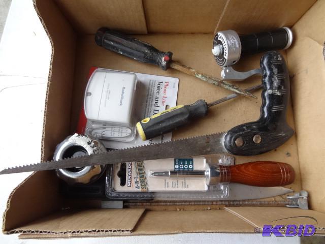 lot 57 image: Misc hand tools. Phone line vice an...