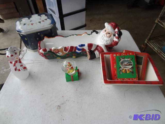 lot 68 image: Misc Christmas dcor...