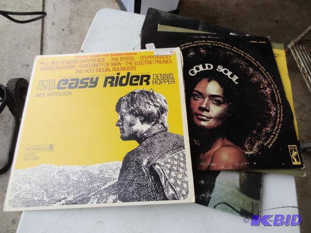 lot 70 image: 7 vintage records....