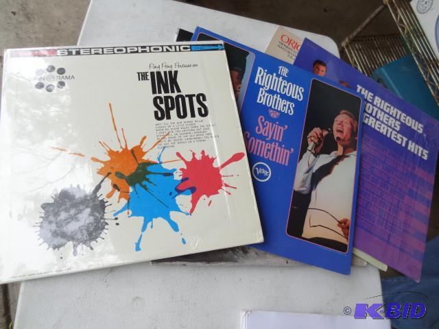 lot 71 image: 7 vintage records....