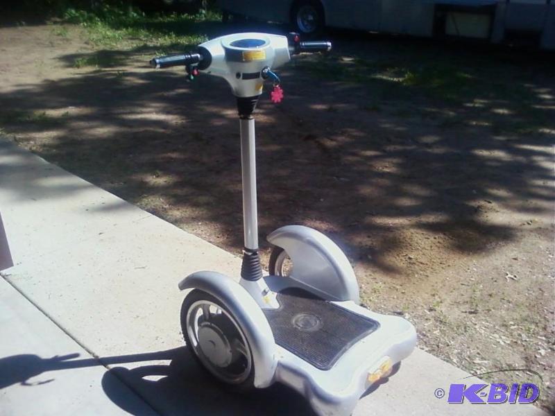 Q -3 Chariot Stand -Up Scooter Come...