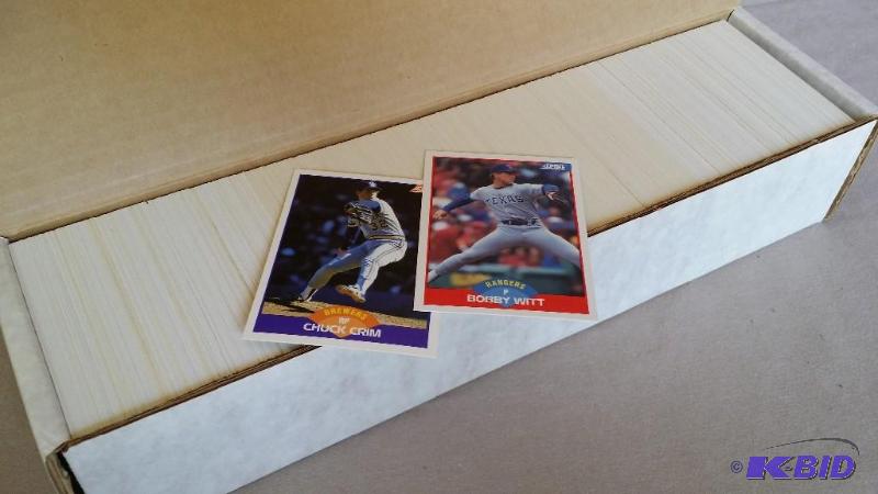 1989 Score Baseball cards. Approx 7...