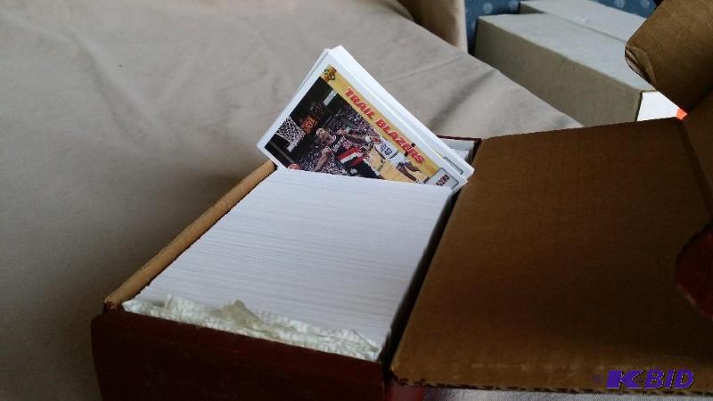 Complete set of 1992 Upper Deck Bas...