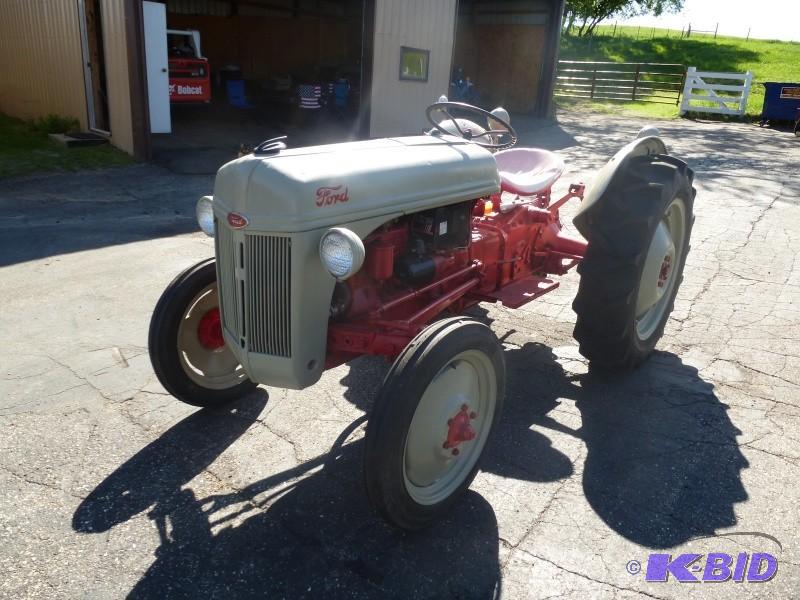 lot 4 image: 1951 Ford 8N Tractor Has 3 speed t...