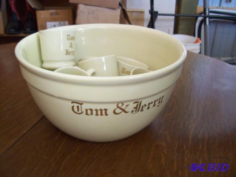 lot 12 image: Dishes