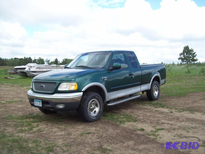 lot 3 image: Ford F150 XLT