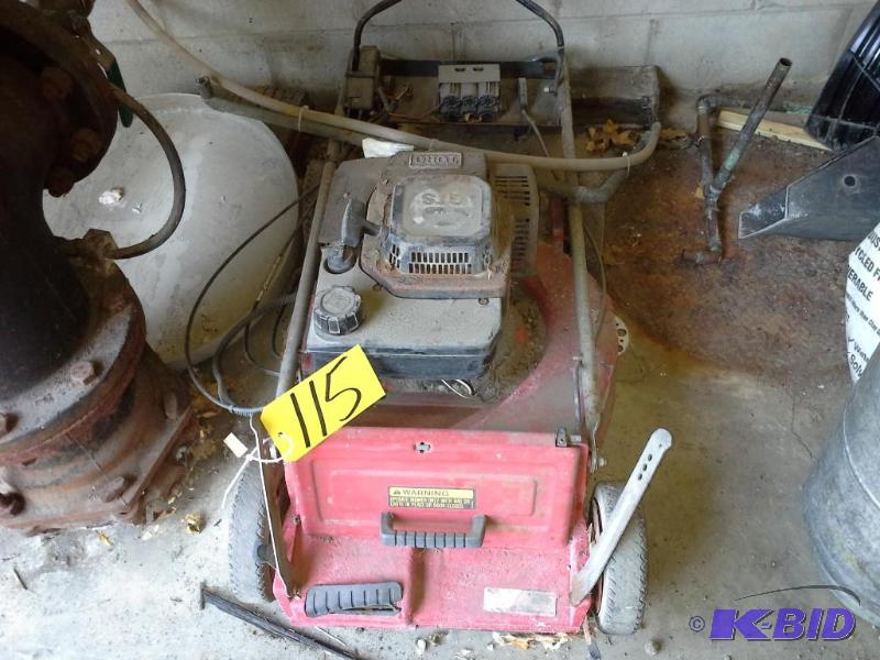 lot 115 image: Toro Push Mower