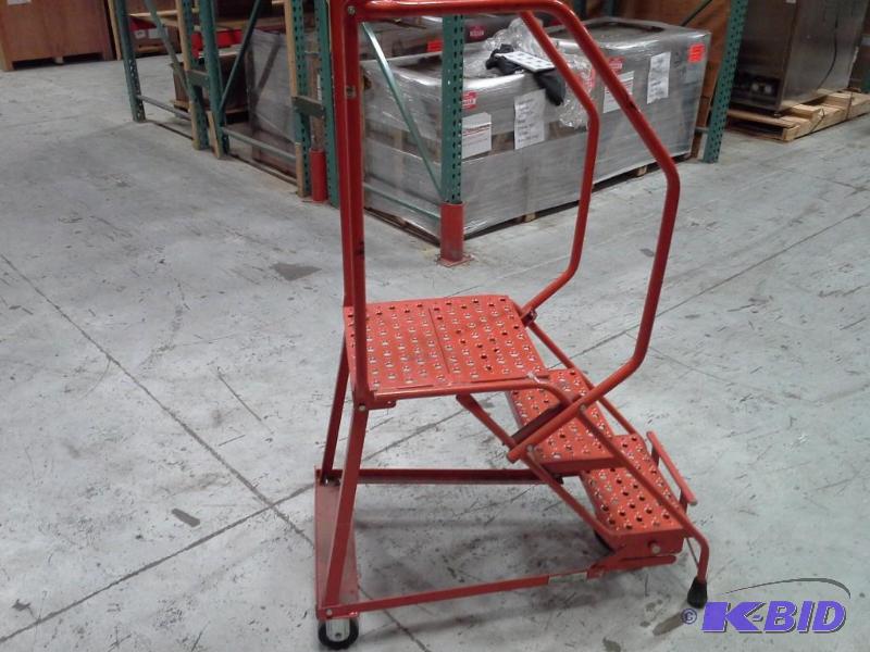lot 127 image: Shop Ladder