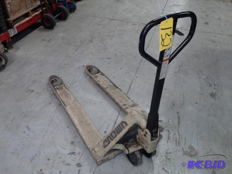 lot 132 image: Pallet Jack