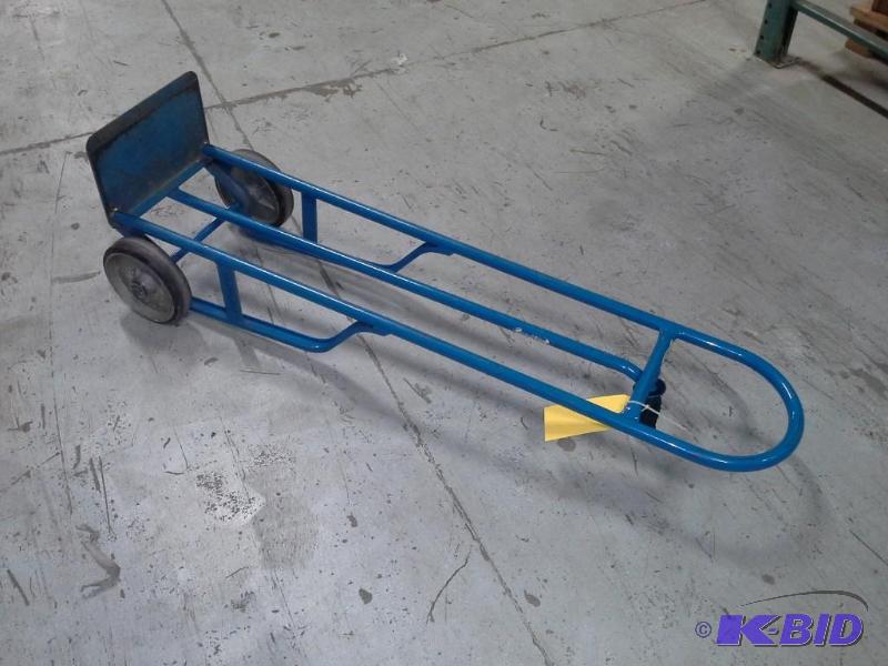 lot 134 image: 2 Wheel Dolly