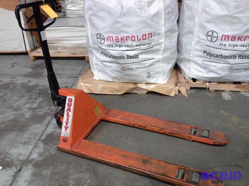 lot 147 image: Pallet Jack