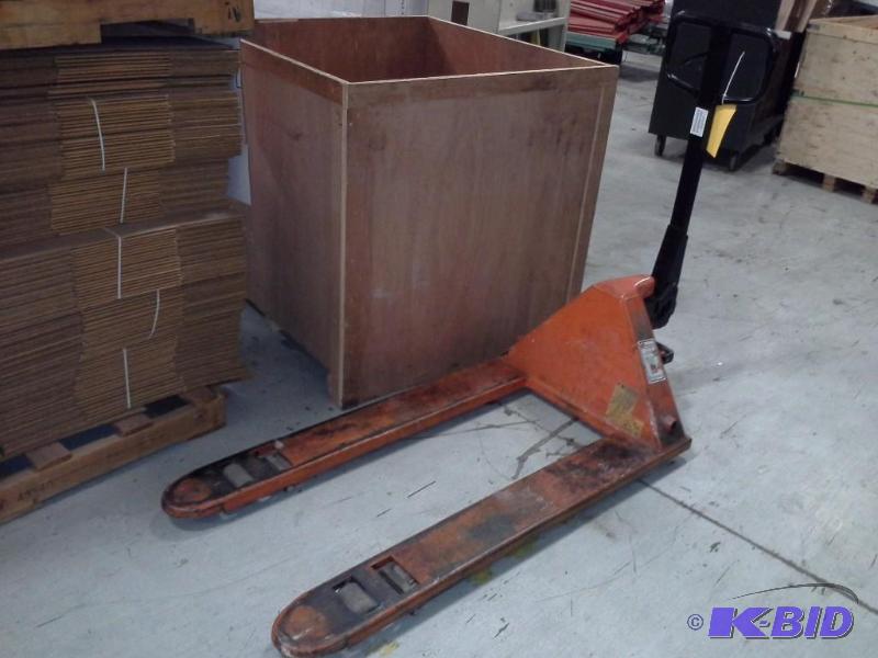 lot 152 image: Pallet Jack