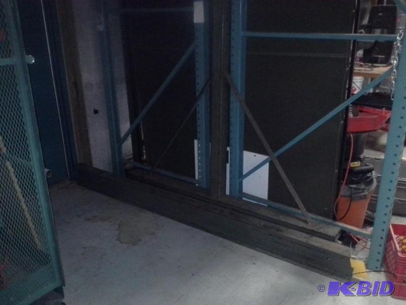 lot 19 image: Portable Chain Hoist Frame, With Trolley,