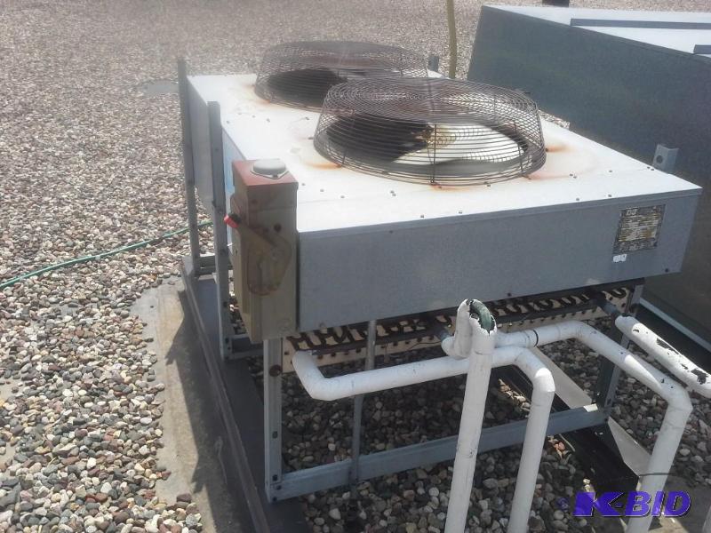 lot 2 image: DATA  AIRE, chiller