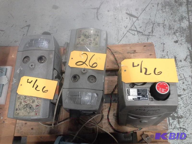 lot 26 image: 3 Becker Vacuum Pumps, No.1603201,