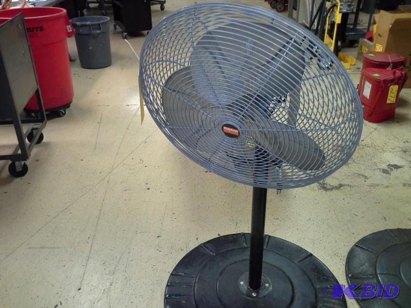 lot 281 image: Floor Fan