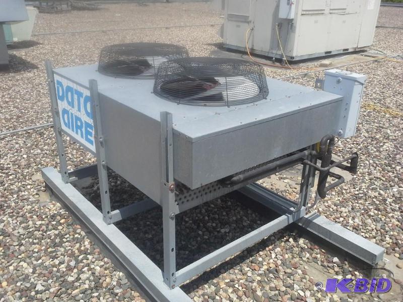 lot 3 image: DATA  AIRE, chiller