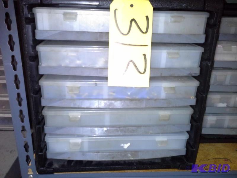 lot 313 image: 5 Drawer Container