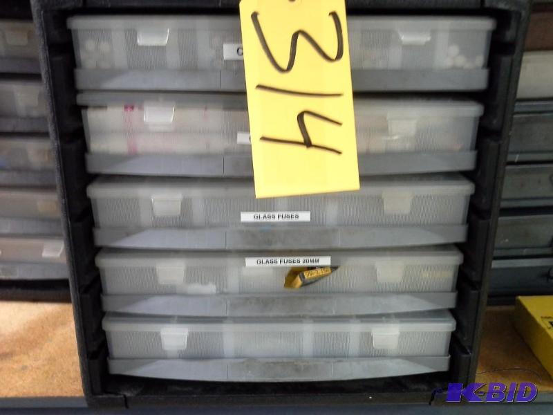lot 314 image: 5 Drawer Container