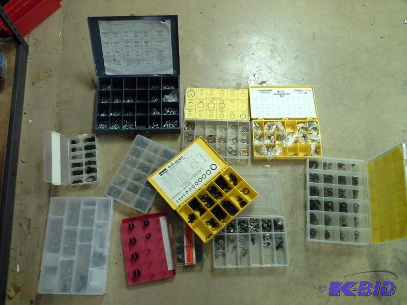 lot 320 image: Hardware Lot