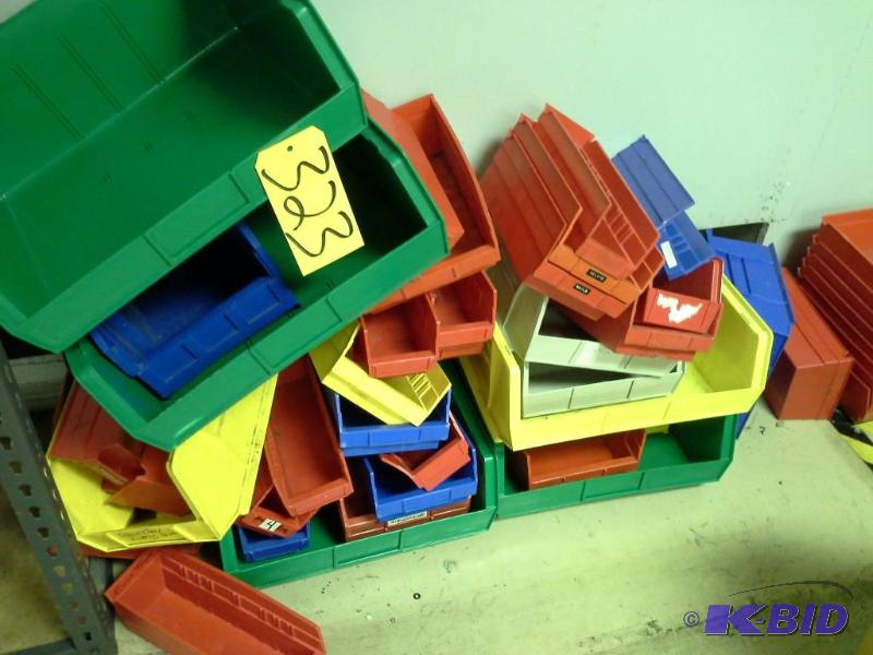 lot 323 image: Plastic Storage Tray Lot