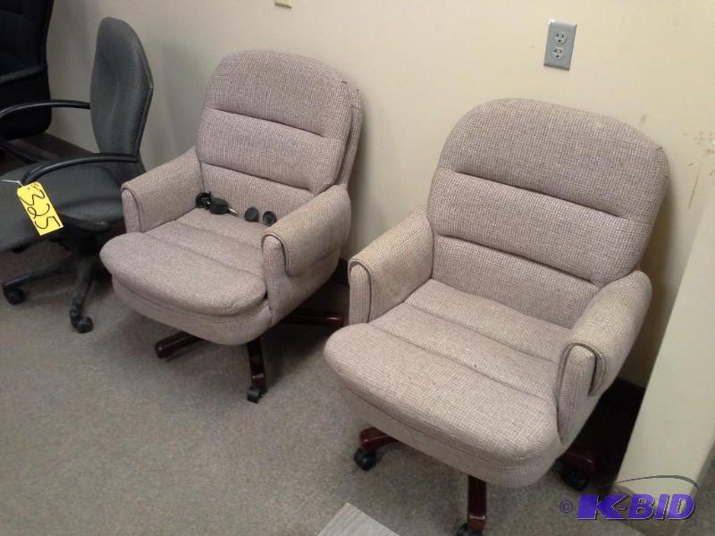 lot 325 image: Office Chair Lot - approx. 7, some ...