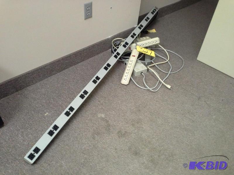 lot 327 image: Electrical power strip lot. &nbspV...