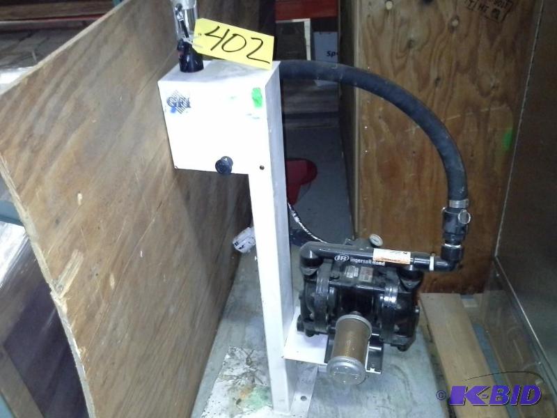 lot 402 image: Pump And Stand