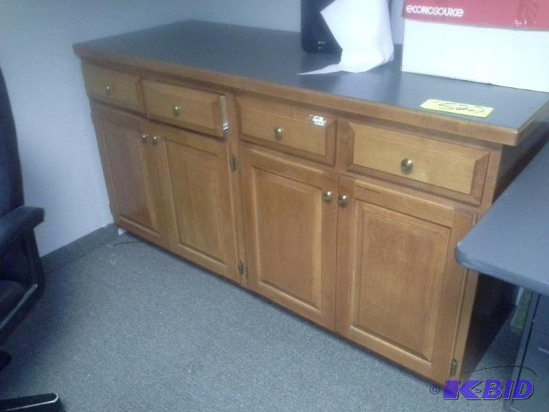 lot 522 image: Cabinets,
