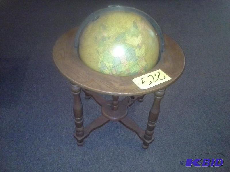 lot 528 image: Office Furniture