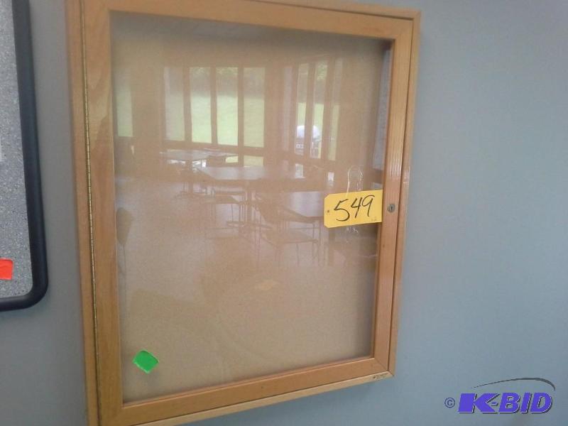lot 549 image: 2 Enclosed Display Cases,