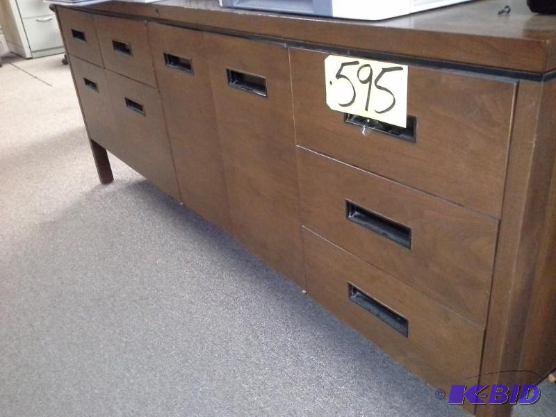 lot 595 image: Credenza