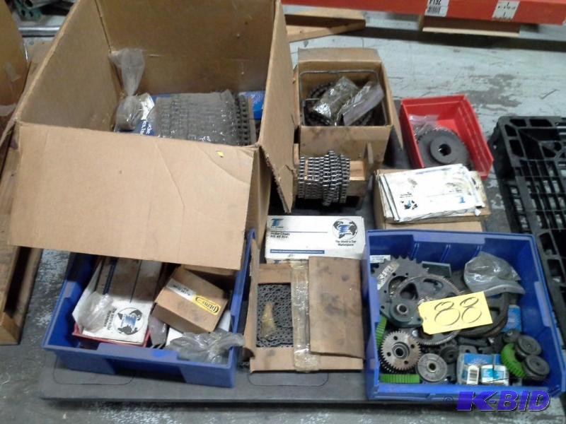 lot 88 image: Pallet Lot Of Chains And Gears