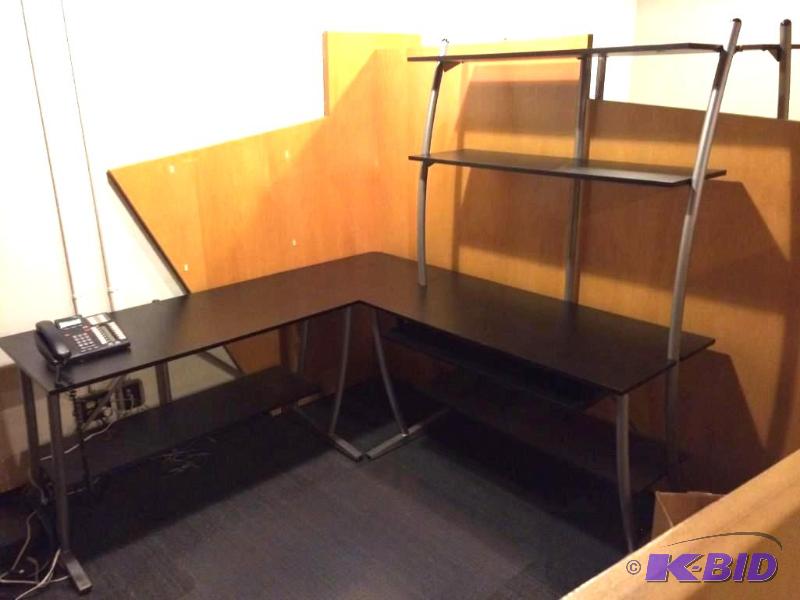 lot 45 image: Sturdy, Stylish, Ergonomic Work Desk