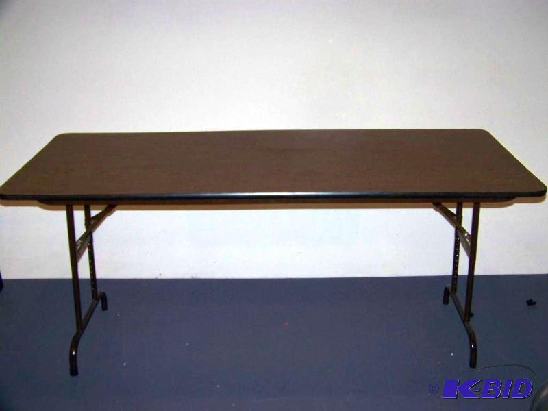 lot 49 image: Folding Table