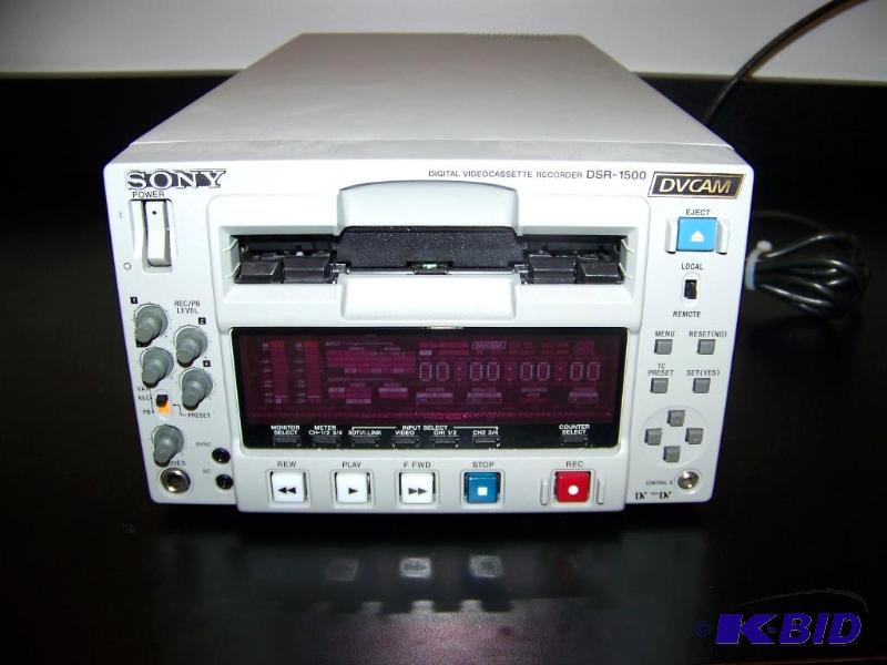 lot 8 image: Sony, Professional Studio, DVCam, Digital Videocassette Player  Recorder