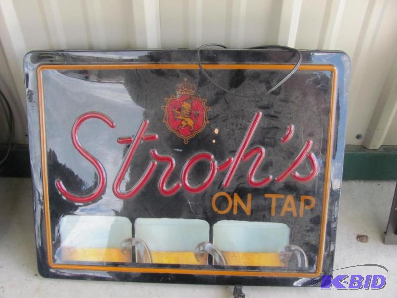 lited Strohs beer sigh &nbspuntes...
