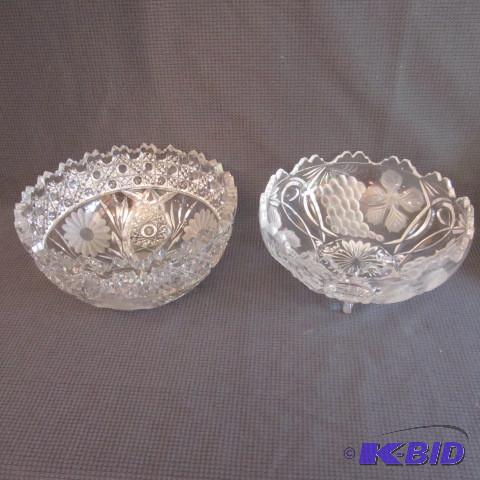 lot 22 image: Pair Crystal Bowls