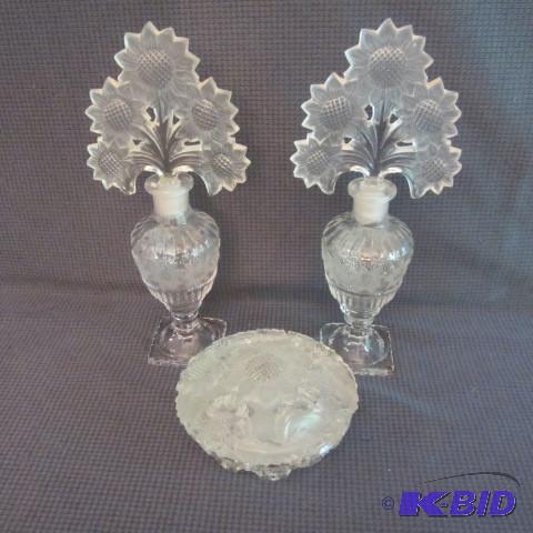 lot 34 image: Fancy Dresser Set