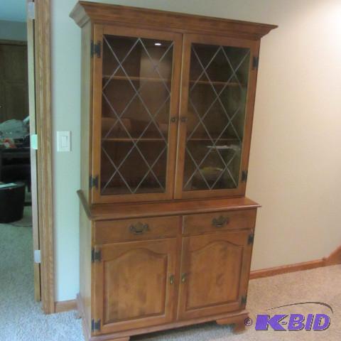 lot 4 image: Ethan Allen Hutch
