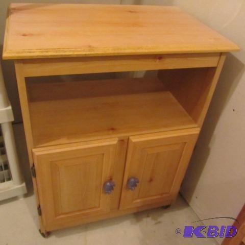 lot 70 image: Utility Roller Table
