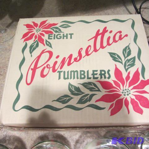 lot 72 image: Vintage Poinsettia Glasses