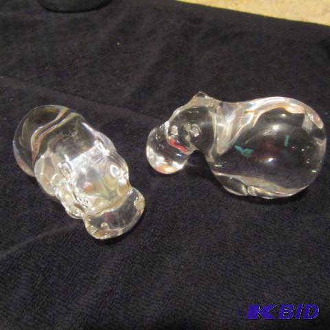 lot 80 image: Steuben, Atlantis Hippos
