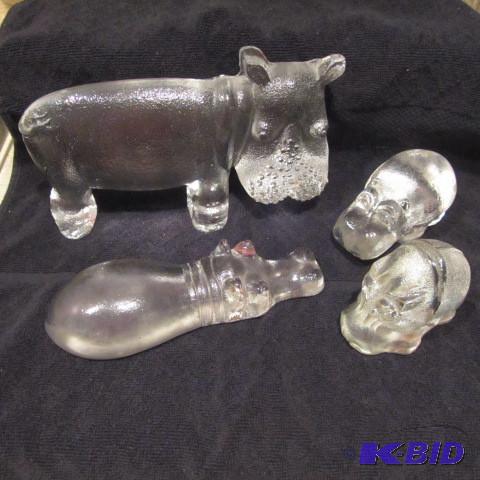 lot 83 image: Crystal Hippos