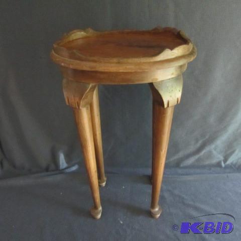 lot 84 image: Vintage Candle Table