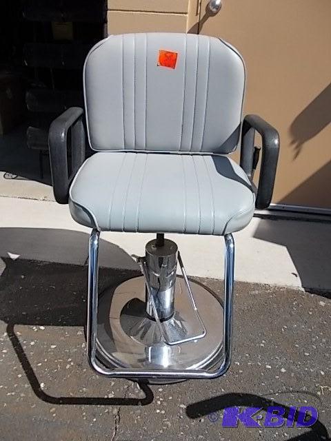 Grey Hydraulic Styling Chair...