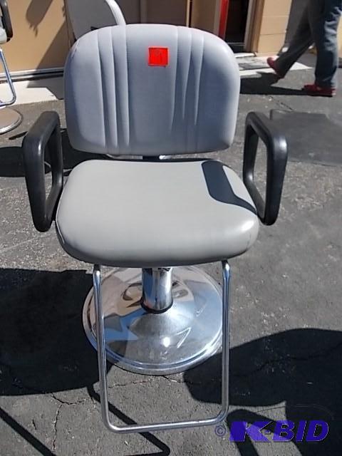 Grey Hydraulic Styling Chair...
