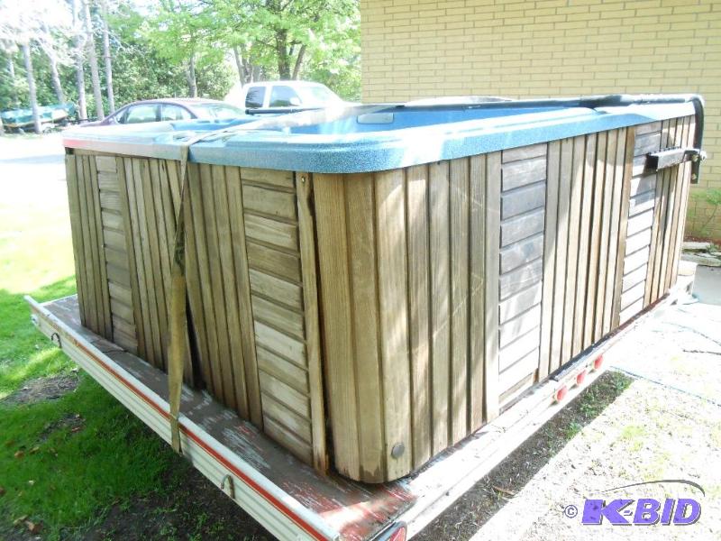 lot 1 image: Caldera Hot Tub  Spa. 220 Volt. Tu...